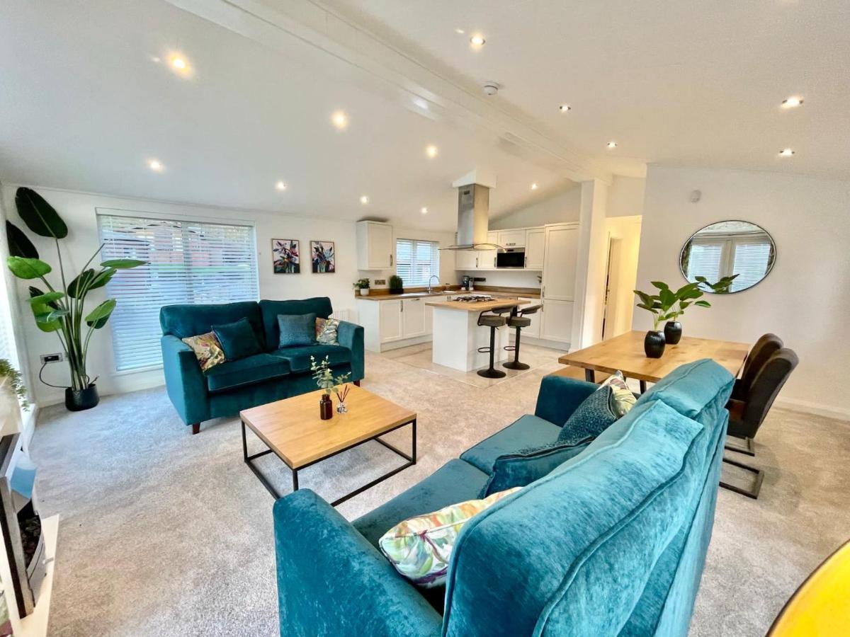 Thirlmere 4 Luxury Lodge At White Cross Bay ウィンダミア エクステリア 写真