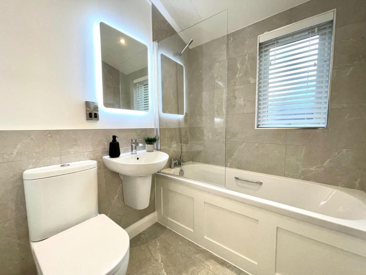 Thirlmere 4 Luxury Lodge At White Cross Bay ウィンダミア エクステリア 写真